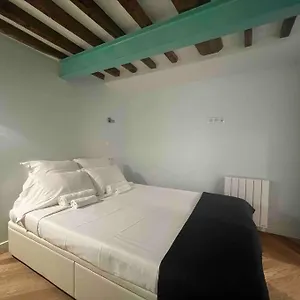 apt-le-marais-duplex.fr-paris.fr/